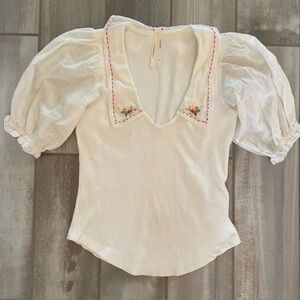 By Anthropologie XS White Short Sleeve Collared Top Floral Embroidery Puff Sleev